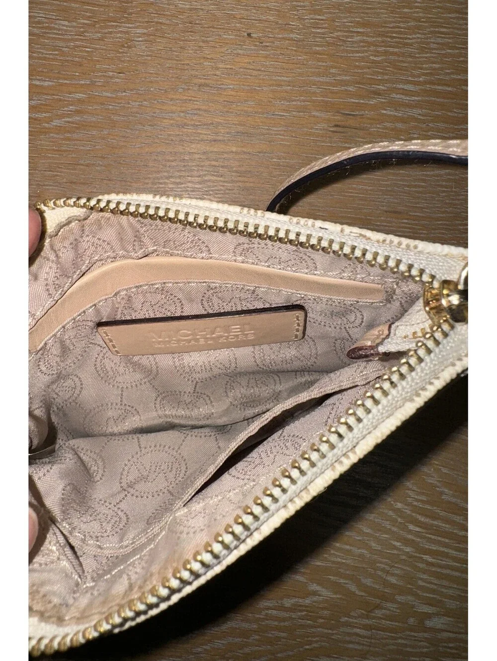 Michael Kors Signature Jet Set Tote in Vanilla w/ Matching Zipper Wallet Pouch